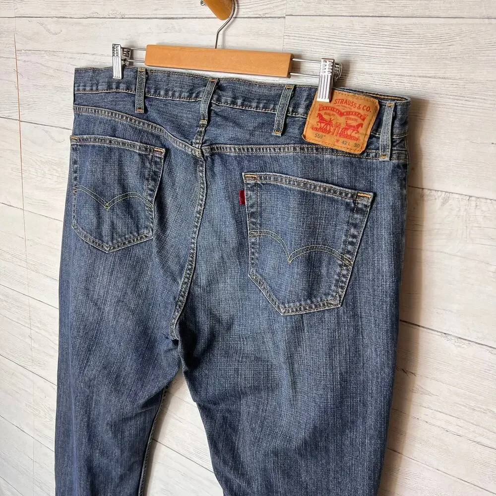 Levis Jeans Mens Size 42 X 30 Relaxed 559 Straight Leg 100% Cotton Denim